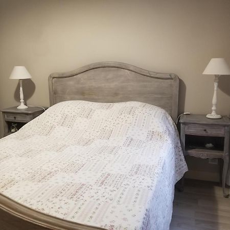 Апартаменты Joli T2 De 40M² A Louer A Ле-Мюи Экстерьер фото