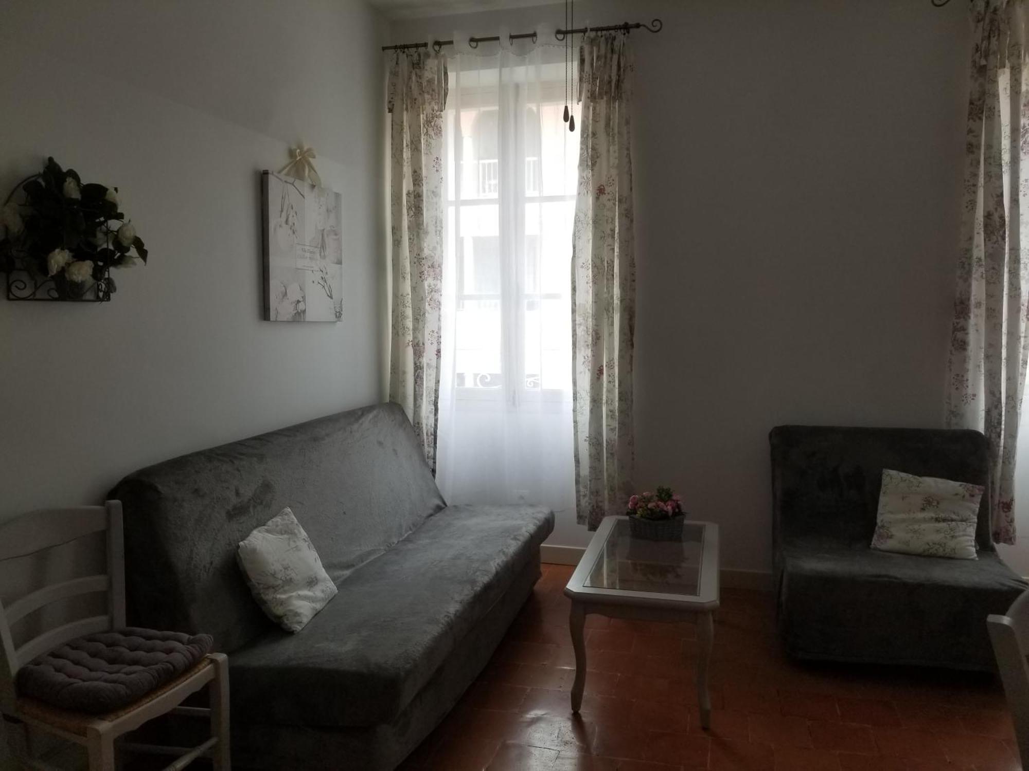 Апартаменты Joli T2 De 40M² A Louer A Ле-Мюи Экстерьер фото